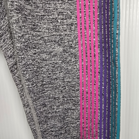 NWOT Spiritual Gangster Women's Grey Essential Leggings Rainbow Size XS - Picture 5 of 15